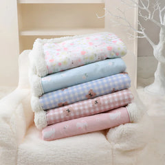 Pet blankets Soft mat Waterproof suitable for cats and dogs winter keep warm