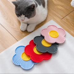 1pc Sun Flower Shape Silicone Dog Licking Plate Cute Pet slow licking mat Pet Supplies Cat Licking Pad With Suction Cup Lick Pad