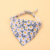 Adjustable Japanese style triangular scarf with bell print pattern collar and drool towel suitable for cats and dogs